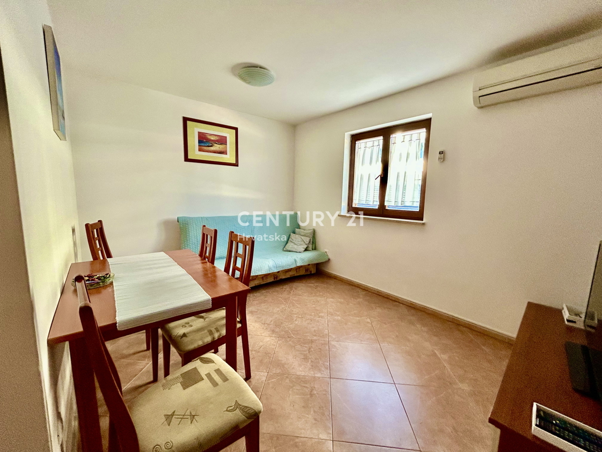 NOVIGRAD, APPARTAMENTO CON DUE CAMERE A SOLI 800 METRI DALLA SPIAGGIA E DAL MARE