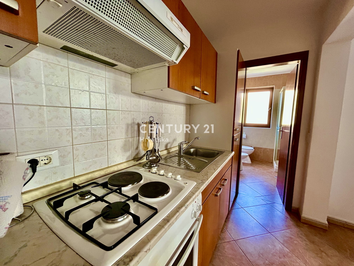 NOVIGRAD, APPARTAMENTO CON DUE CAMERE A SOLI 800 METRI DALLA SPIAGGIA E DAL MARE