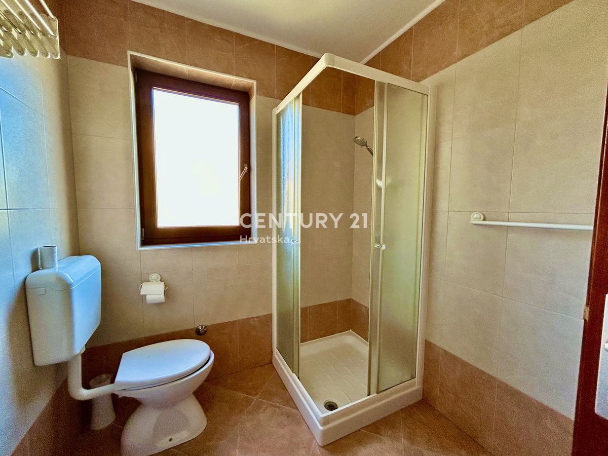 NOVIGRAD, APPARTAMENTO CON DUE CAMERE A SOLI 800 METRI DALLA SPIAGGIA E DAL MARE