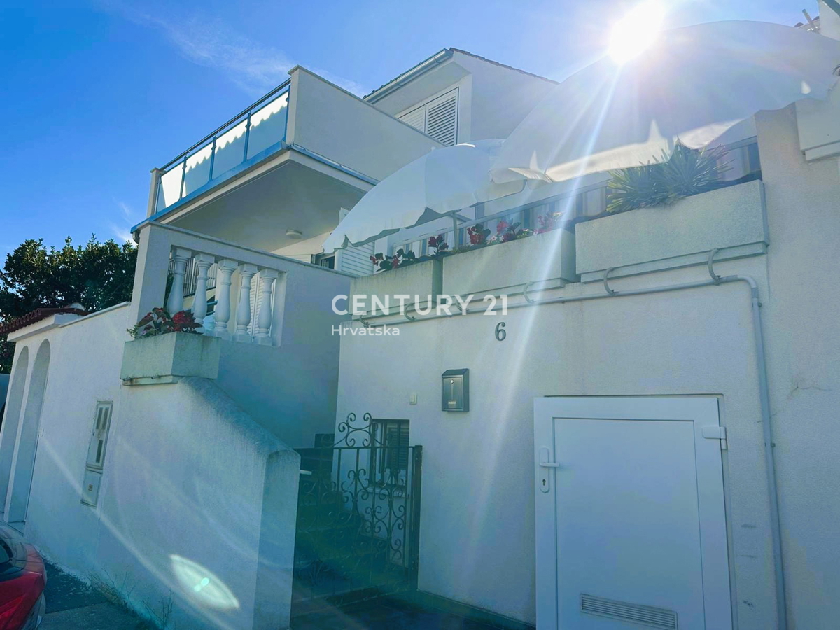 BARBARIGA, VENDESI CASA A SCHIERA CON VISTA MARE