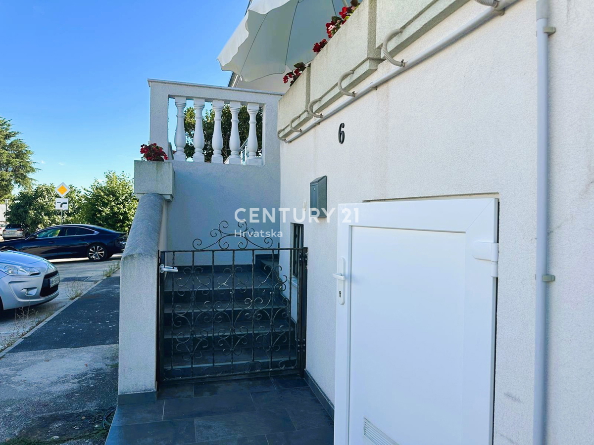 BARBARIGA, VENDESI CASA A SCHIERA CON VISTA MARE