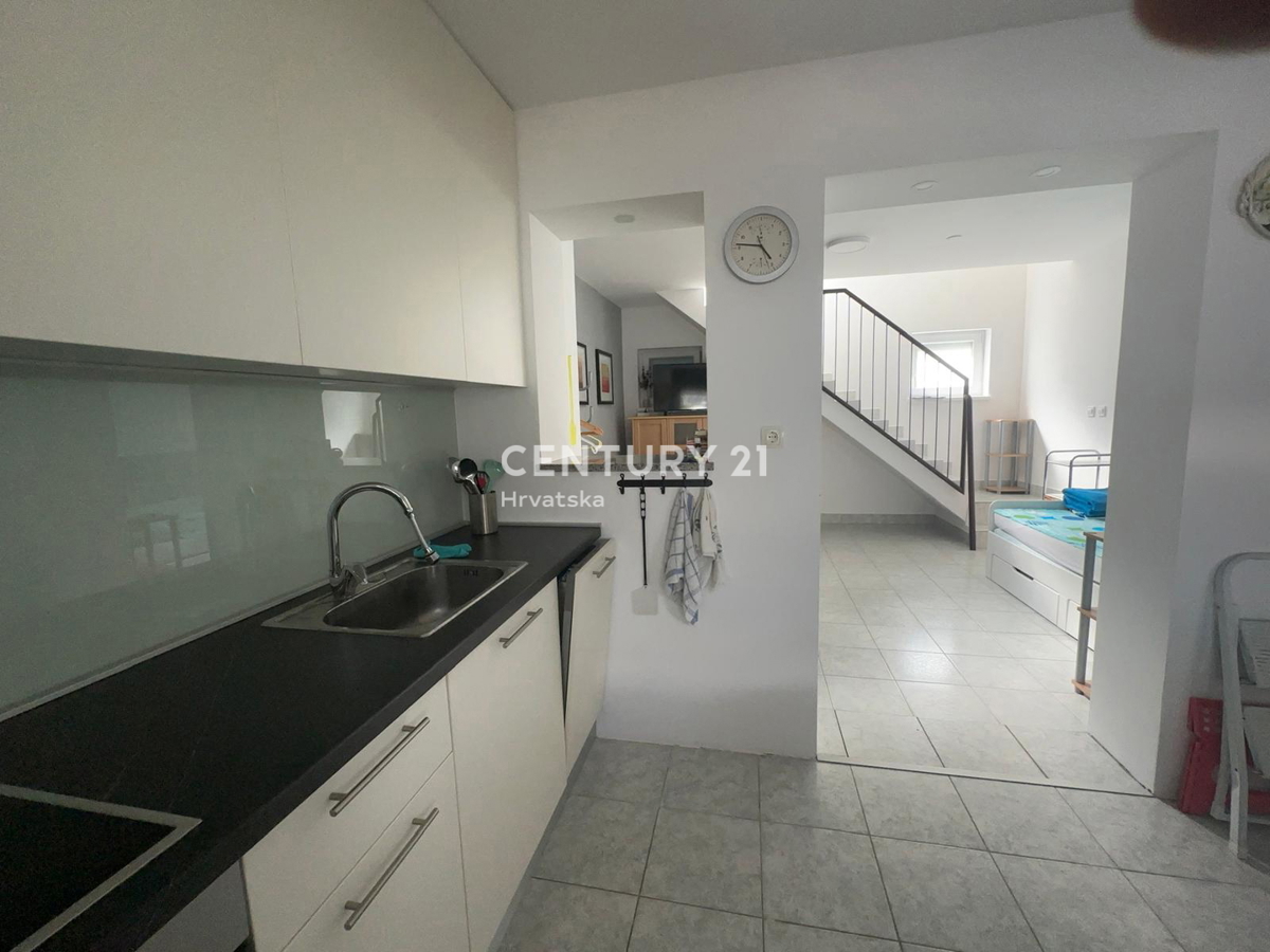 BARBARIGA, VENDESI CASA A SCHIERA CON VISTA MARE