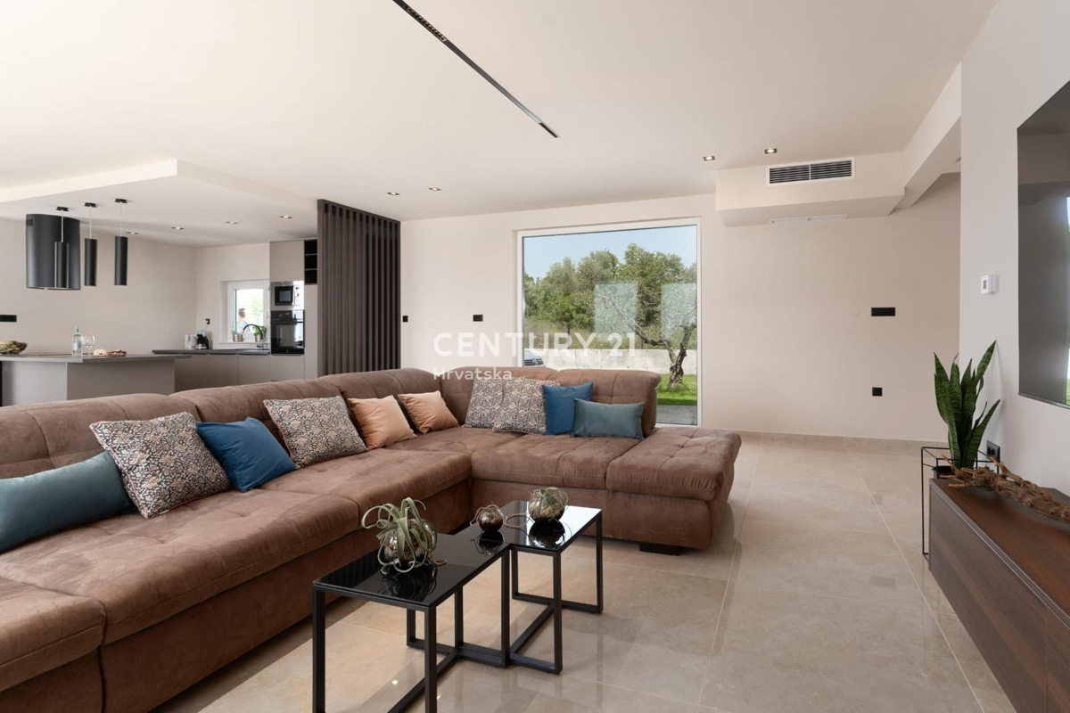 VABRIGA, SPLENDIDA VILLA DI LUSSO CON PISCINA IN OTTIMA POSIZIONE