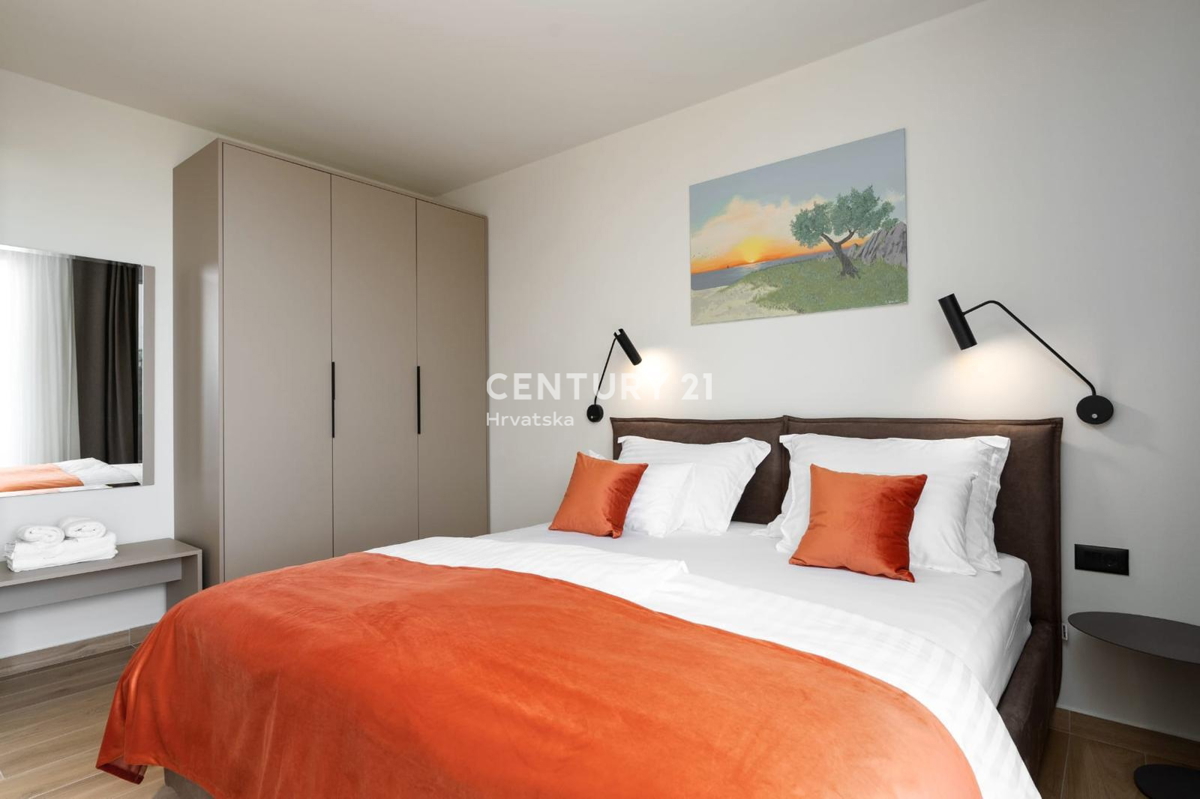 VABRIGA, SPLENDIDA VILLA DI LUSSO CON PISCINA IN OTTIMA POSIZIONE