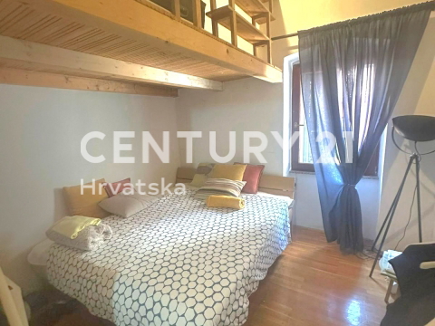 POREČ, SPLENDIDO APPARTAMENTO NEL CENTRO DELLA CITTÀ