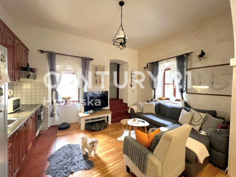 POREČ, SPLENDIDO APPARTAMENTO NEL CENTRO DELLA CITTÀ