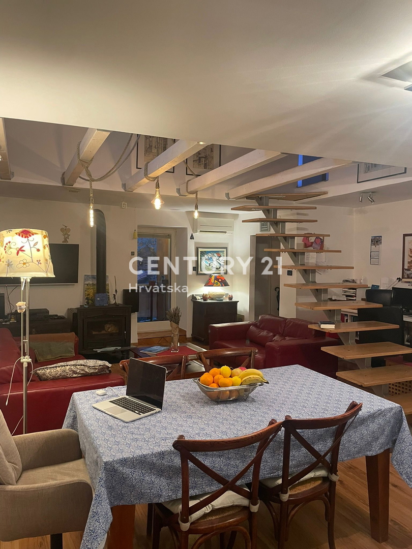 CRES, IN VENDITA IMMOBILE AD USO RISTORAZIONE E RESIDENZIALE, VILLA VENEZIANA NEL CENTRO