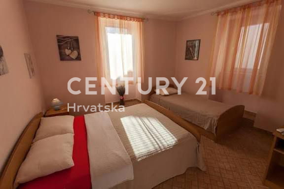 CRES, IN VENDITA IMMOBILE AD USO RISTORAZIONE E RESIDENZIALE, VILLA VENEZIANA NEL CENTRO