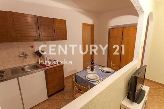 CRES, IN VENDITA IMMOBILE AD USO RISTORAZIONE E RESIDENZIALE, VILLA VENEZIANA NEL CENTRO