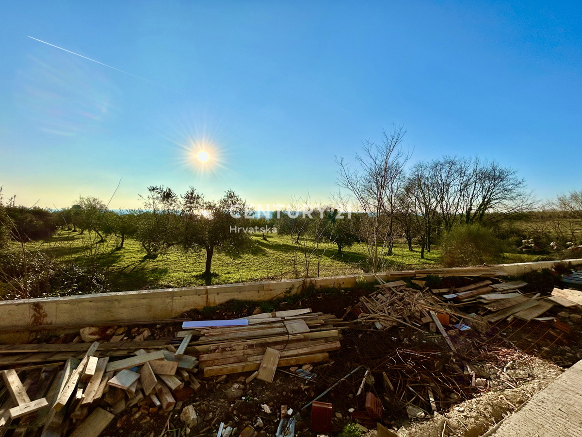 UMAG, DUPLEX CON VISTA PANORAMICA SUL MARE E SULLE DOLOMITI