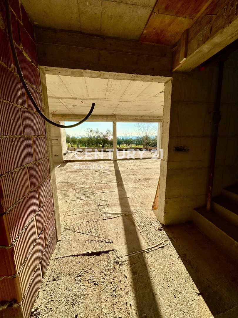 UMAG, DUPLEX CON VISTA PANORAMICA SUL MARE E SULLE DOLOMITI