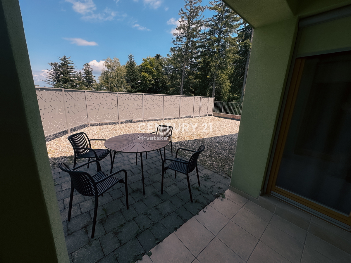 MARIBOR, POHORJE, APPARTAMENTO AL PIANO TERRA CON AMPIO ATRIO