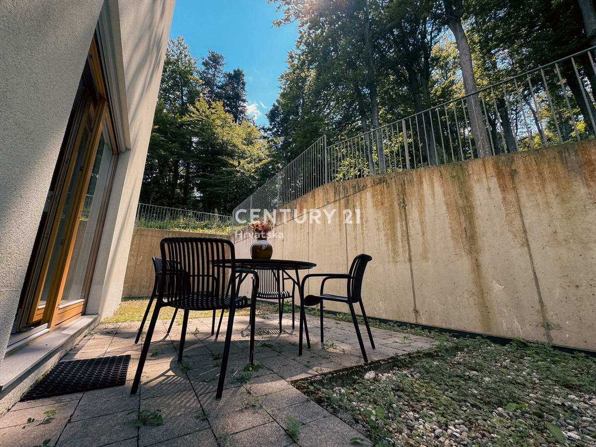 MARIBOR, POHORJE, APPARTAMENTO AL PIANO TERRA CON AMPIO ATRIO