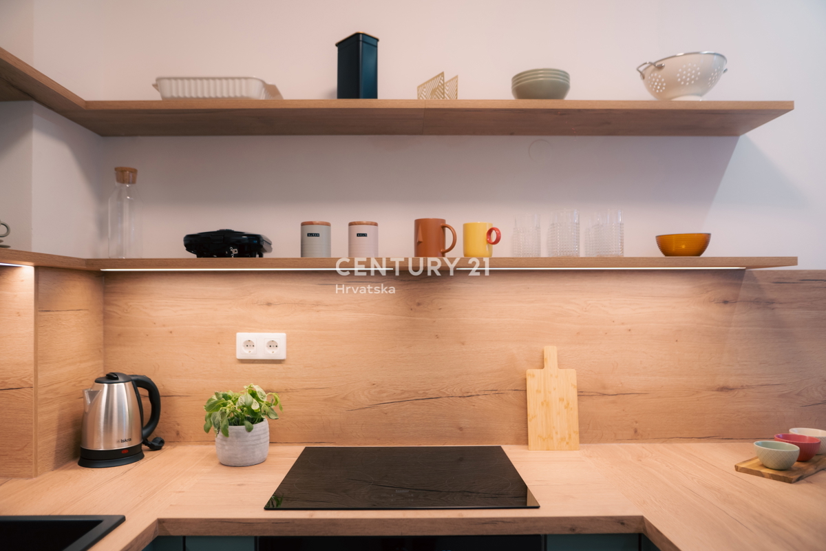 MARIBOR, POHORJE, APPARTAMENTO AL PIANO TERRA CON AMPIO ATRIO