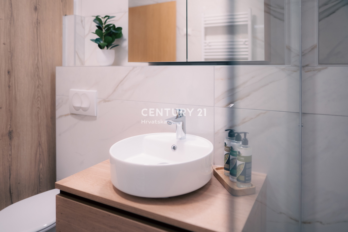 MARIBOR, POHORJE, APPARTAMENTO AL PIANO TERRA CON AMPIO ATRIO