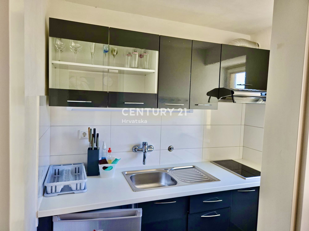 VRSAR, CENTRO, FANTASTICA CASA COMPLETAMENTE RISTRUTTURATA, OCCASIONE!!