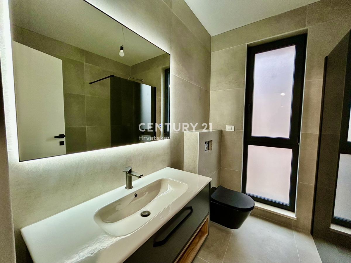 MEDULIN, NUOVO APPARTAMENTO TRILOCALE CONFORTEVOLE