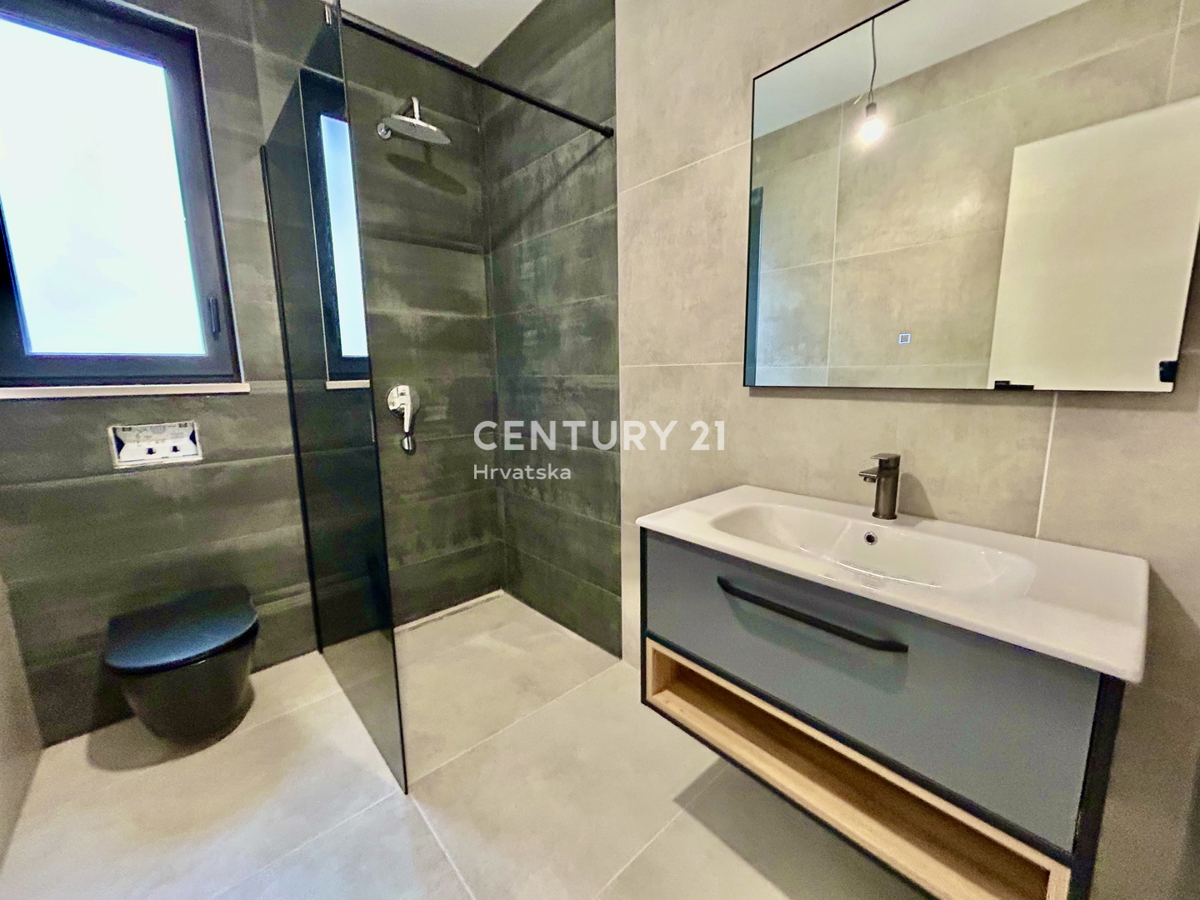 MEDULIN, NUOVO APPARTAMENTO TRILOCALE CONFORTEVOLE