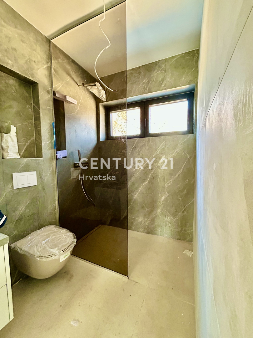 UMAG, DINTORNI, NUOVO APPARTAMENTO A SOLI 150 METRI DALLA SPIAGGIA E DAL MARE