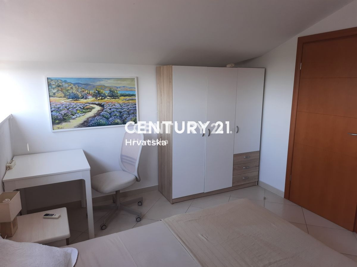 POREČ, APPARTAMENTO IN VENDITA - DUE IN UNO CON TERRAZZA