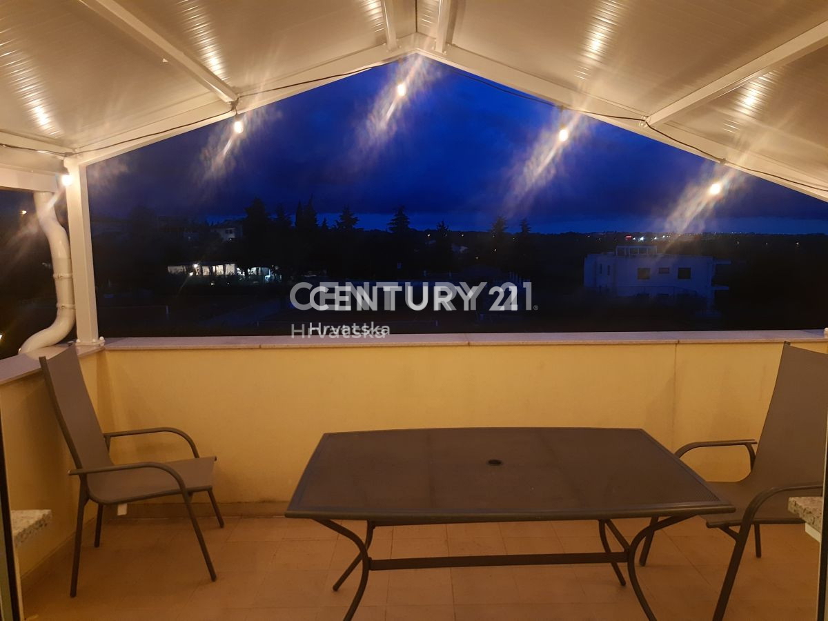 POREČ, APPARTAMENTO IN VENDITA - DUE IN UNO CON TERRAZZA