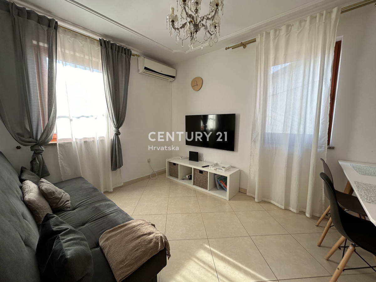 NOVIGRAD, PERIFERIA, FANTASTICO APPARTAMENTO A SOLI 4 KM DA NOVIGRAD