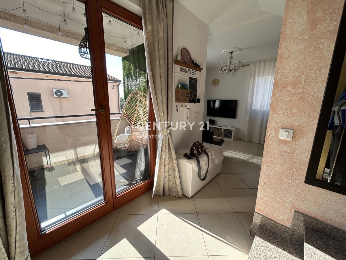 NOVIGRAD, PERIFERIA, FANTASTICO APPARTAMENTO A SOLI 4 KM DA NOVIGRAD