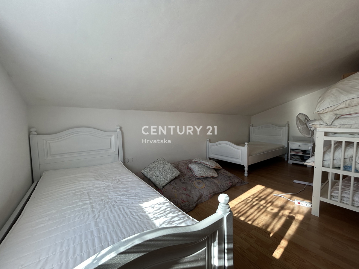 NOVIGRAD, PERIFERIA, FANTASTICO APPARTAMENTO A SOLI 4 KM DA NOVIGRAD