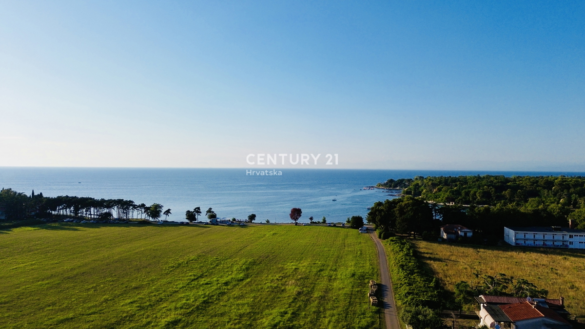 UMAG, BAŠANIJA, TERRENO EDIFICABILE ATTRATTIVO A 300 METRI DAL MARE