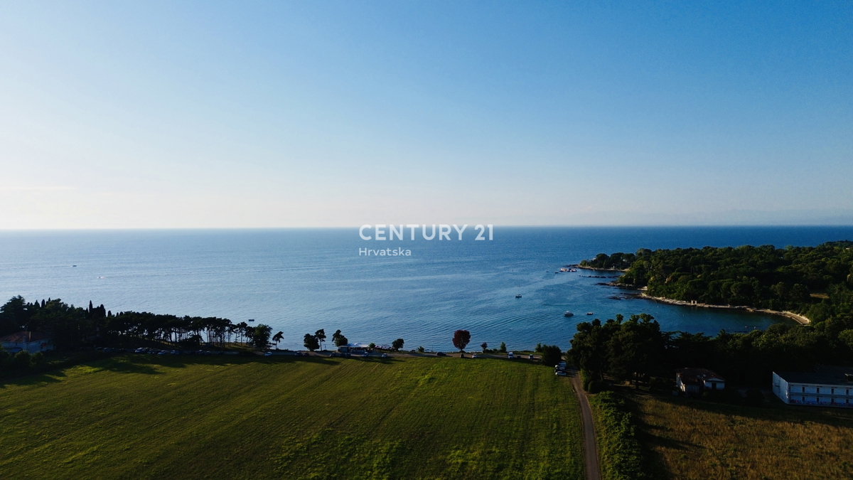 UMAG, BAŠANIJA, TERRENO EDIFICABILE ATTRATTIVO A 300 METRI DAL MARE