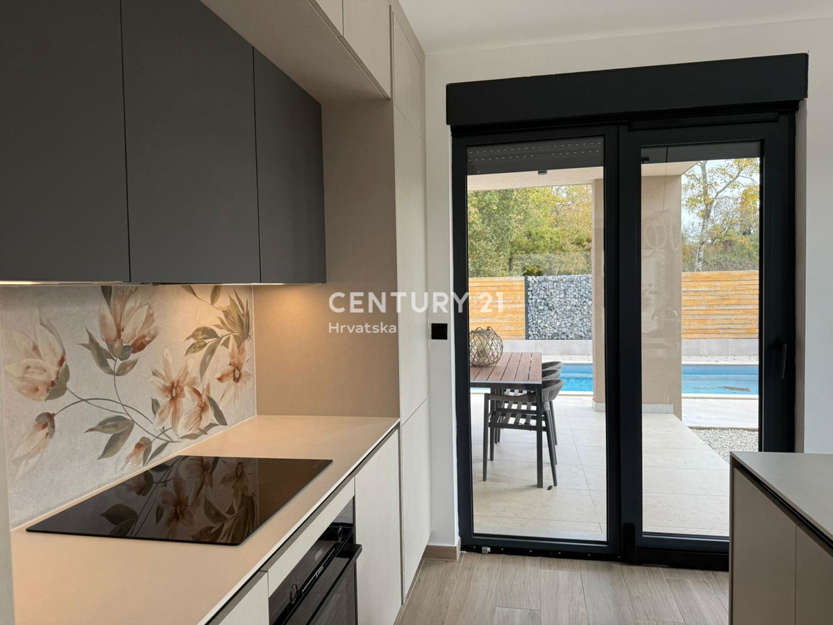 POREČ, 7 KM, NUOVA COSTRUZIONE CON TRE CAMERE DA LETTO E PISCINA