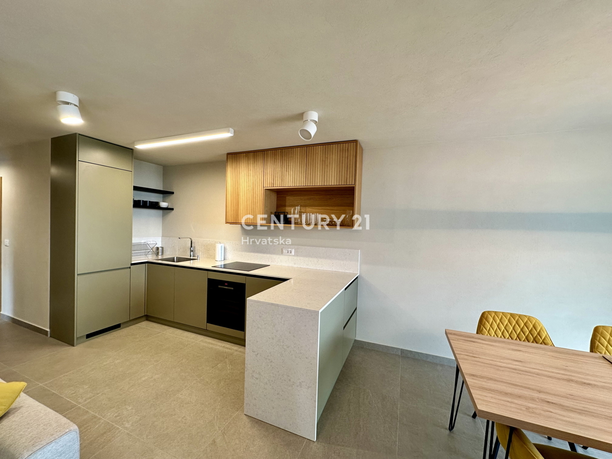 LABIN, APPARTAMENTO IN NUOVA COSTRUZIONE CON VISTA APERTA SUL MARE
