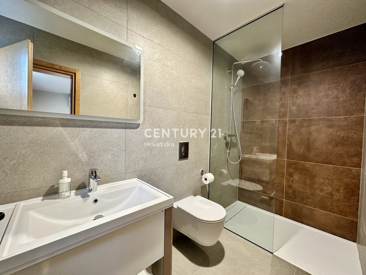 LABIN, APPARTAMENTO IN NUOVA COSTRUZIONE CON VISTA APERTA SUL MARE