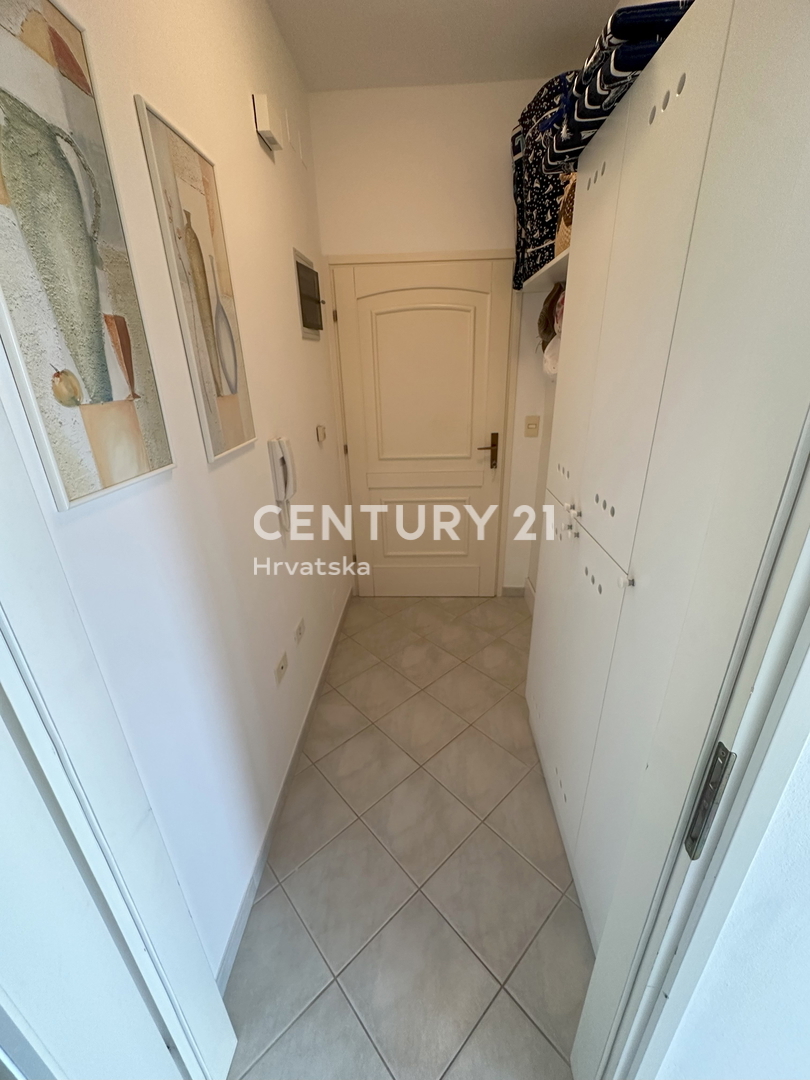 UMAG, APPARTAMENTO CON DUE CAMERE DA LETTO E VISTA APERTA SUL MARE