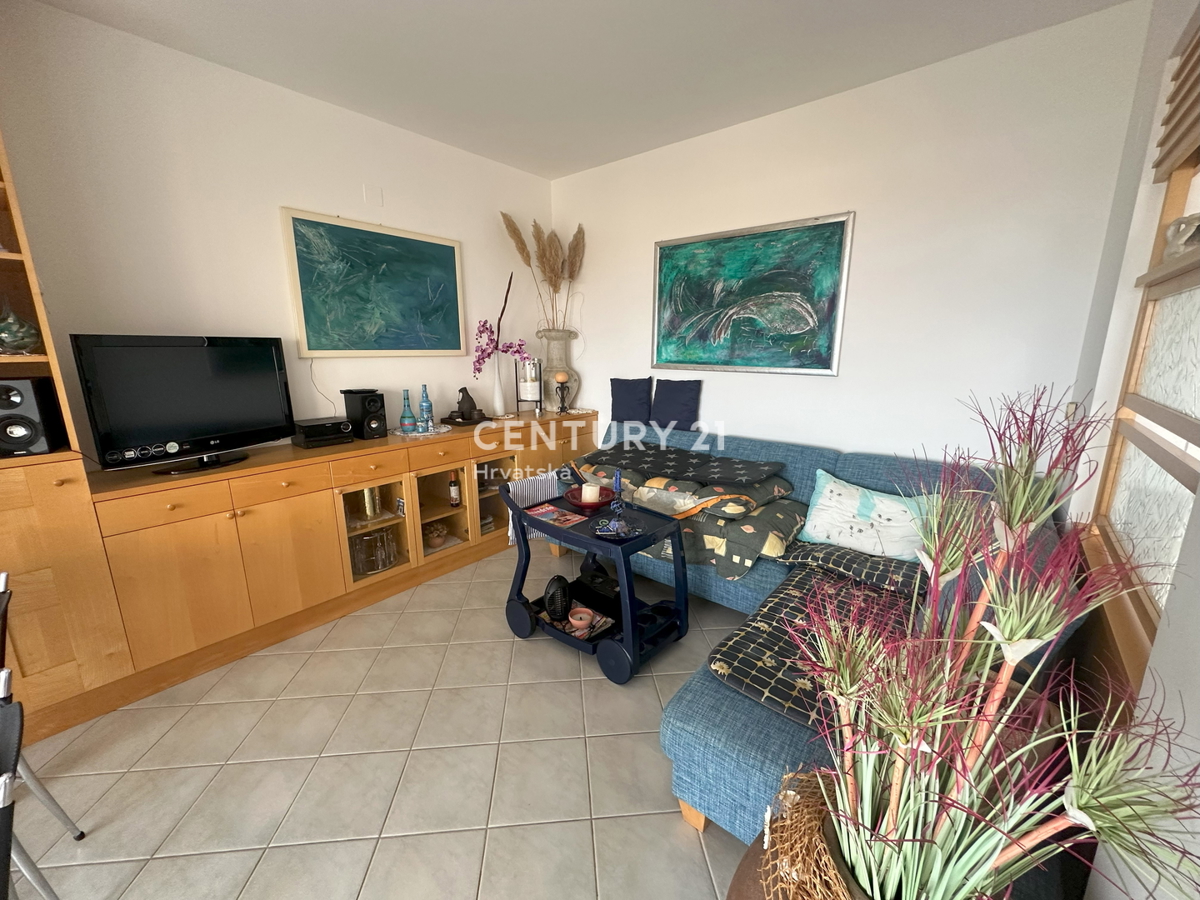 UMAG, APPARTAMENTO CON DUE CAMERE DA LETTO E VISTA APERTA SUL MARE