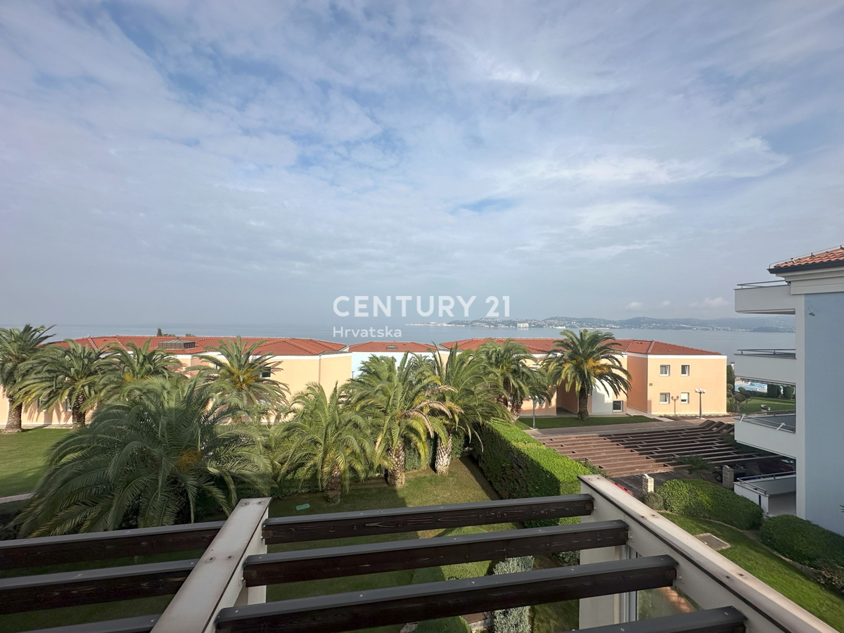 UMAG, APPARTAMENTO CON DUE CAMERE DA LETTO E VISTA APERTA SUL MARE