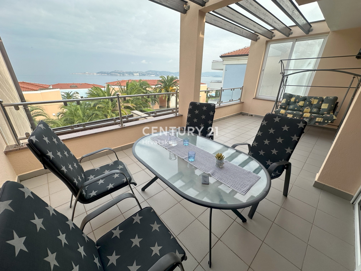 UMAG, APPARTAMENTO CON DUE CAMERE DA LETTO E VISTA APERTA SUL MARE