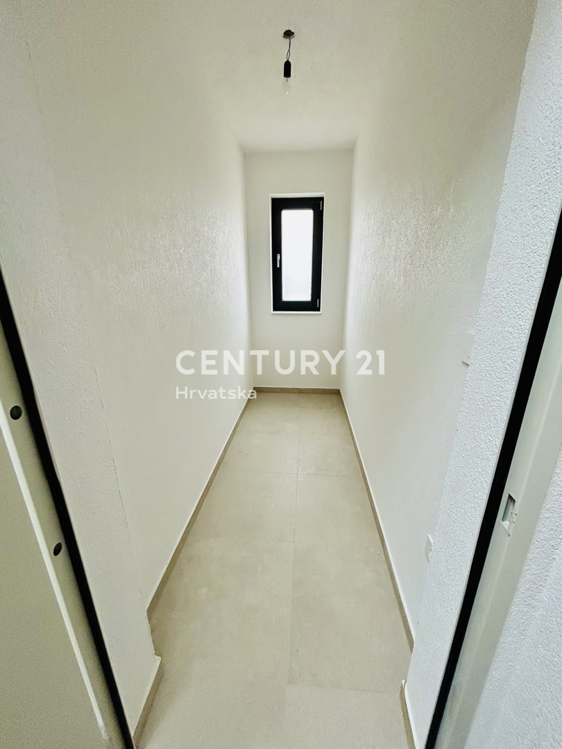 UMAG, DINTORNI, NUOVO APPARTAMENTO BILOCALI AL PRIMO PIANO