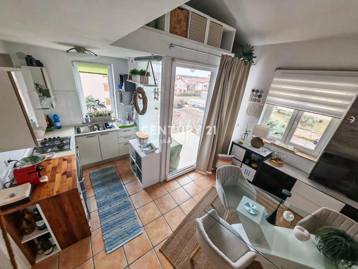 ROVINJ, VENDESI APPARTAMENTO SU DUE LIVELLI