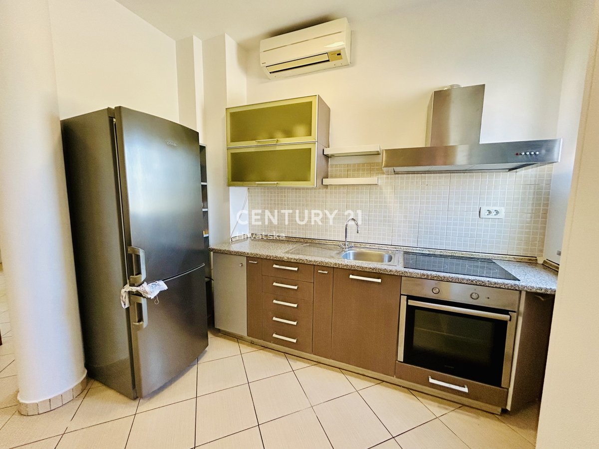 UMAGO, DINTORNI, APPARTAMENTO AL PIANO TERRA A SOLI 150 METRI DALLA SPIAGGIA