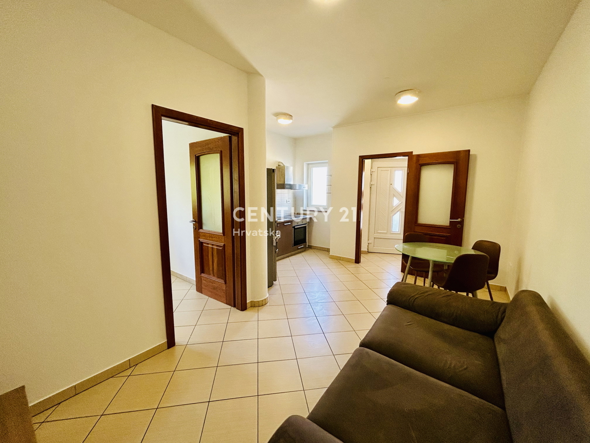 UMAGO, DINTORNI, APPARTAMENTO AL PIANO TERRA A SOLI 150 METRI DALLA SPIAGGIA