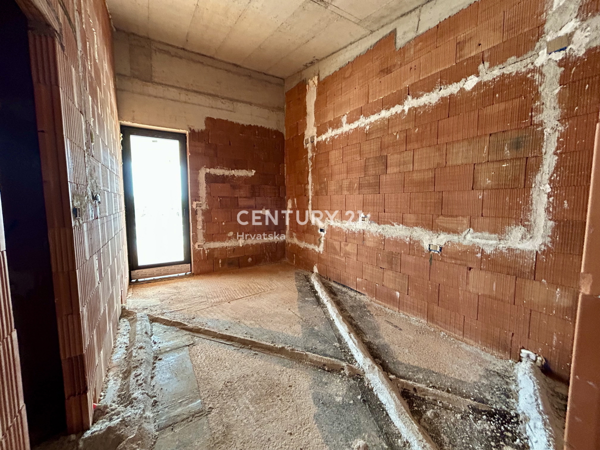 BUJE, DINTORNI, VILLA MODERNA DAL DESIGN CONTEMPORANEO