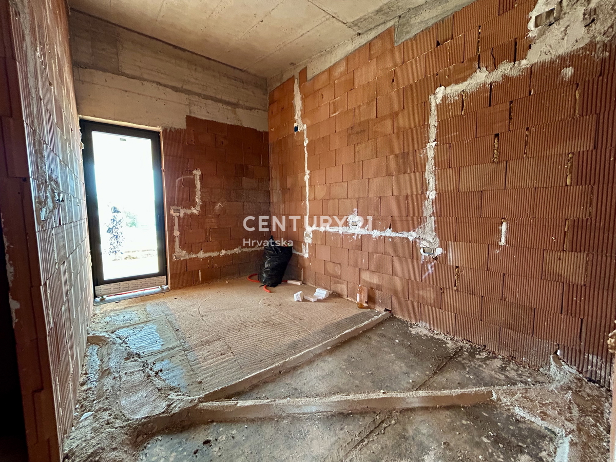 BUJE, DINTORNI, VILLA MODERNA DAL DESIGN CONTEMPORANEO