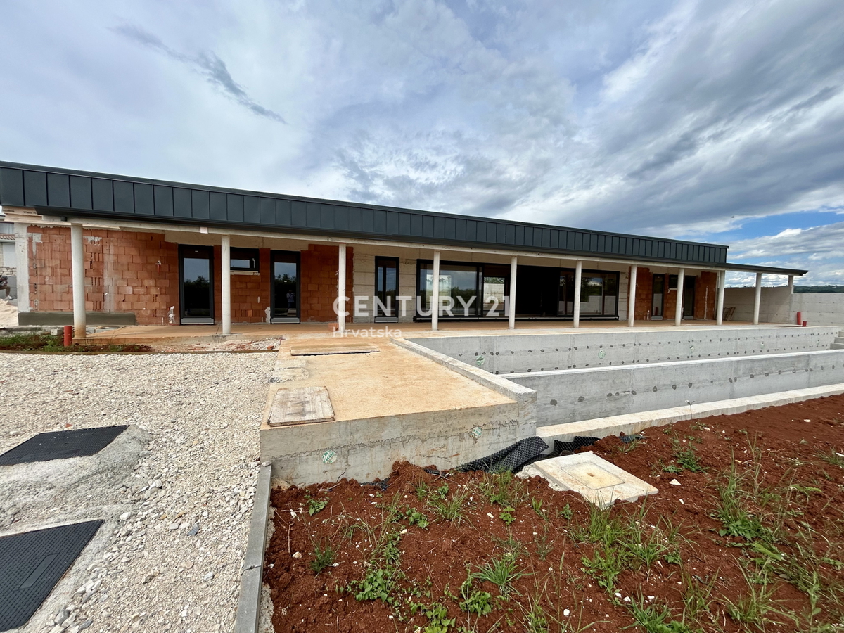 BUJE, DINTORNI, VILLA MODERNA DAL DESIGN CONTEMPORANEO