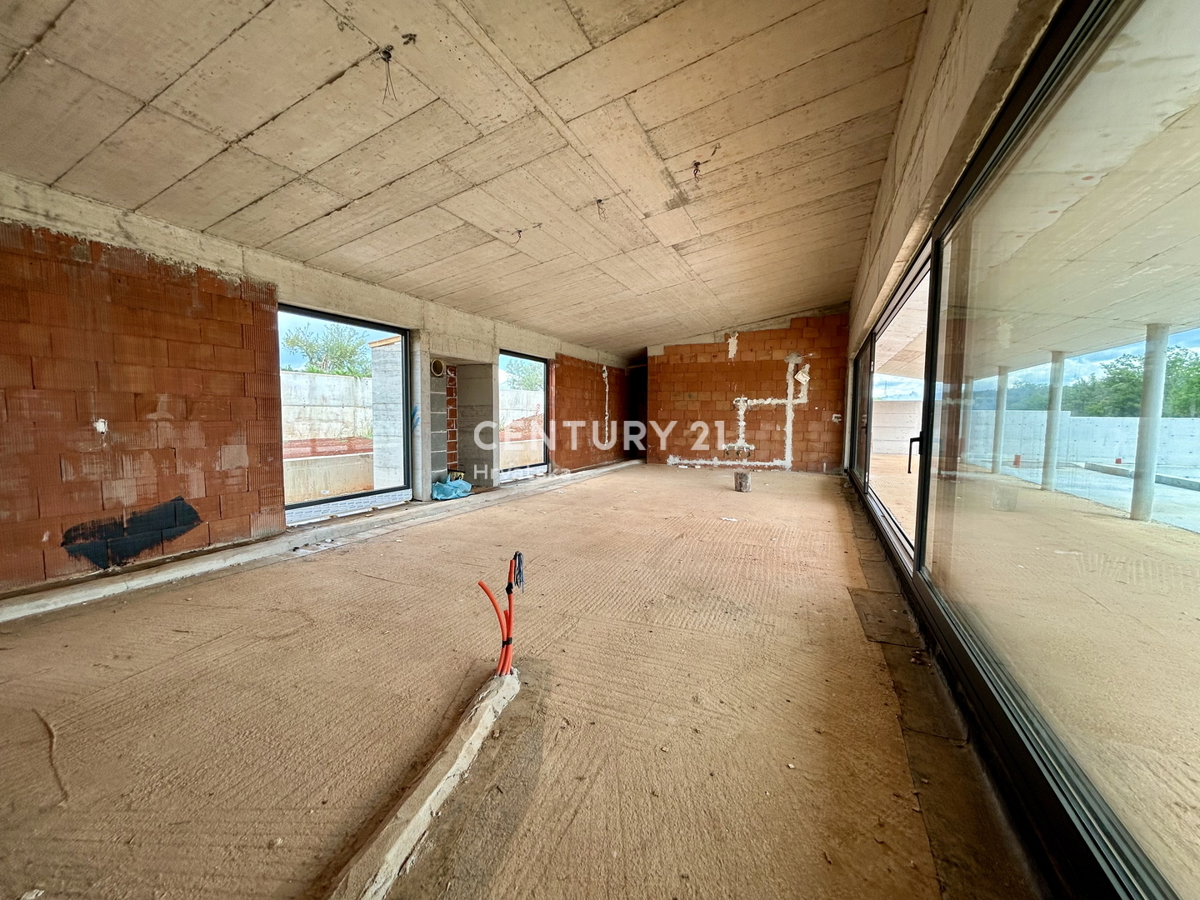 BUJE, DINTORNI, VILLA MODERNA DAL DESIGN CONTEMPORANEO