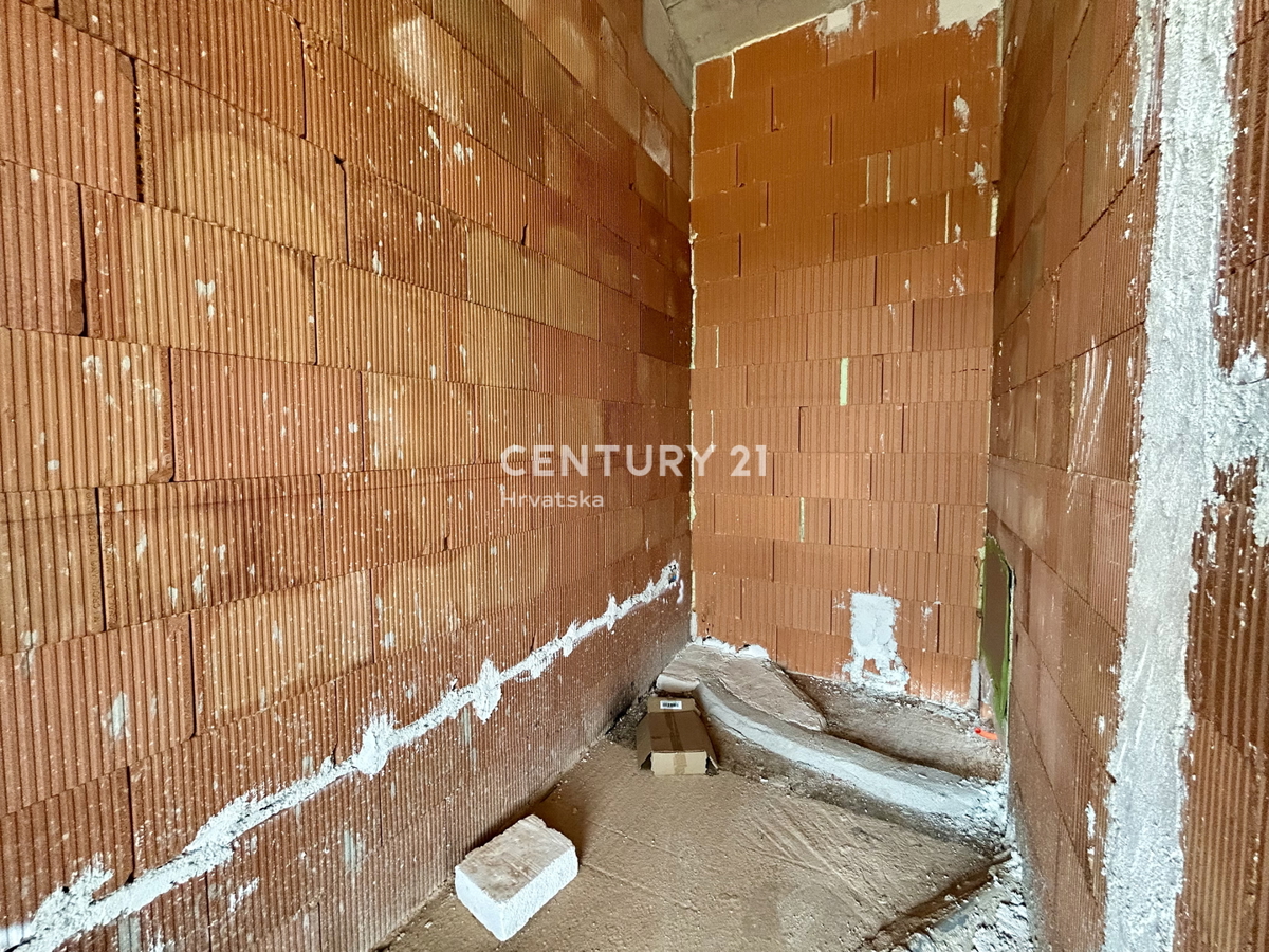 BUJE, DINTORNI, VILLA MODERNA DAL DESIGN CONTEMPORANEO