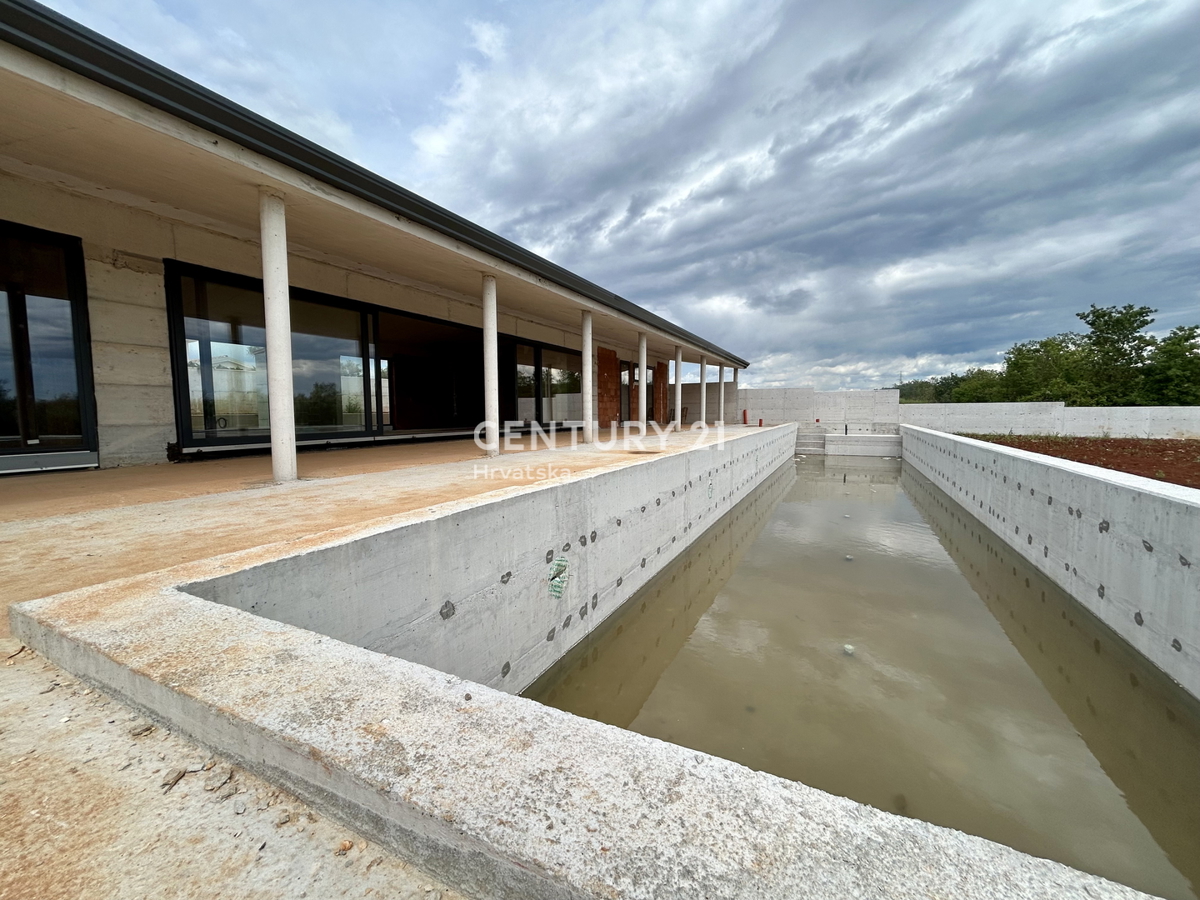 BUJE, DINTORNI, VILLA MODERNA DAL DESIGN CONTEMPORANEO