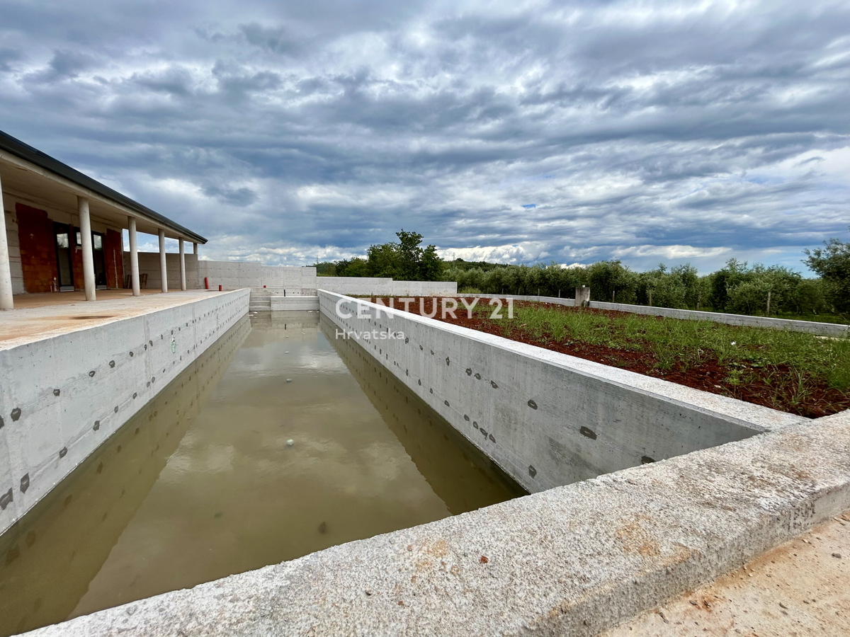 BUJE, DINTORNI, VILLA MODERNA DAL DESIGN CONTEMPORANEO