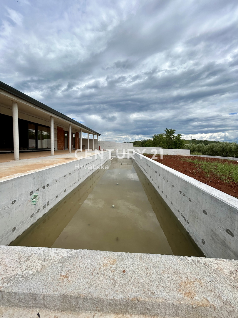 BUJE, DINTORNI, VILLA MODERNA DAL DESIGN CONTEMPORANEO