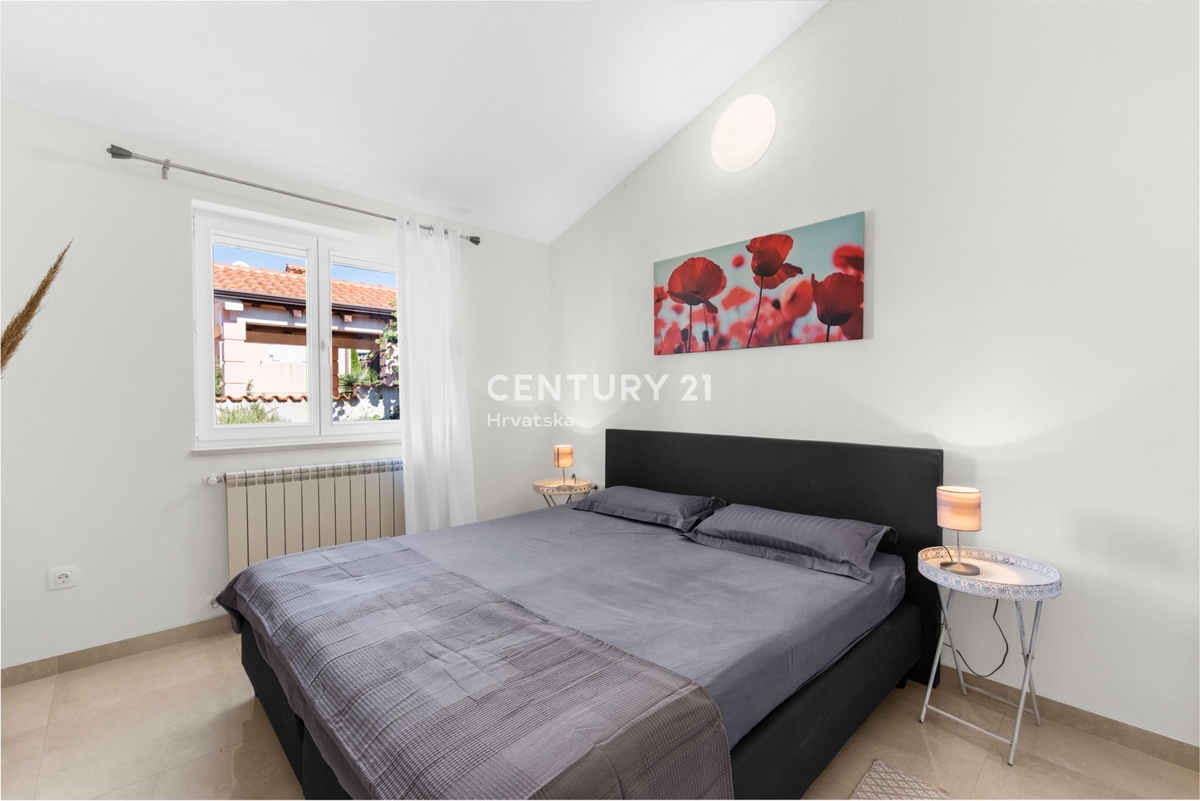 POREČ, VENDESI CASA PIANO TERRA CON PISCINA